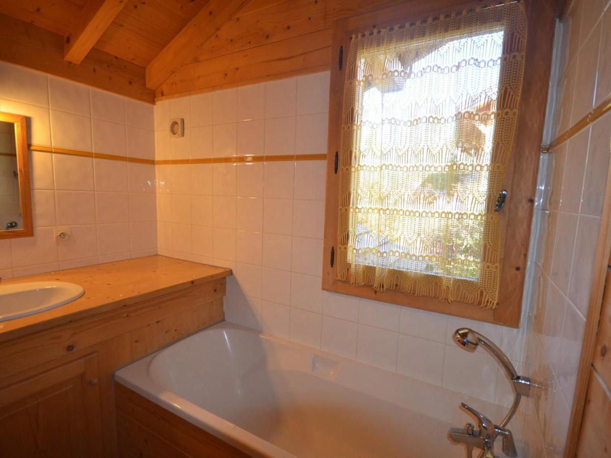 Chalet Cosy Aux Gets, Proche Du Lac Avec Sauna Et Parking Prive - Fr-1-623-58 Les Gets Luaran gambar
